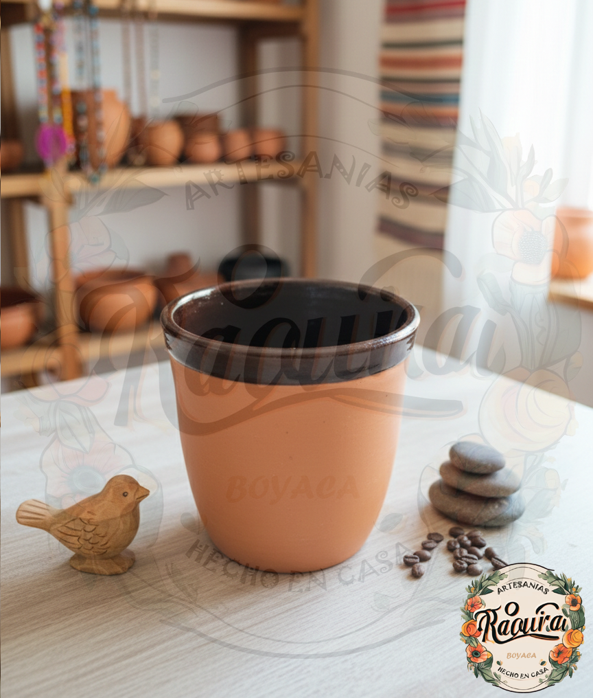 Vaso en barro natural